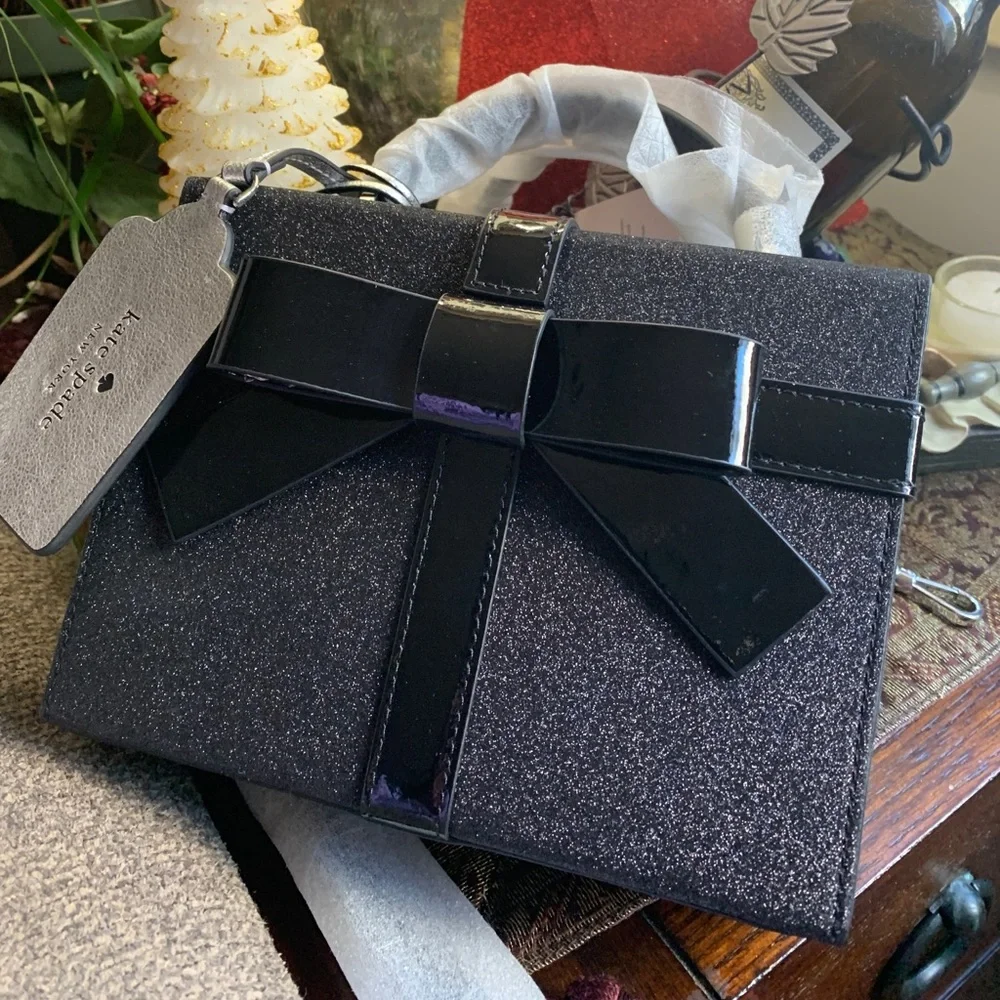 Authentic Kate spade glitter/leather gift box Crossbody/Satchel - Picture 3 of 16
